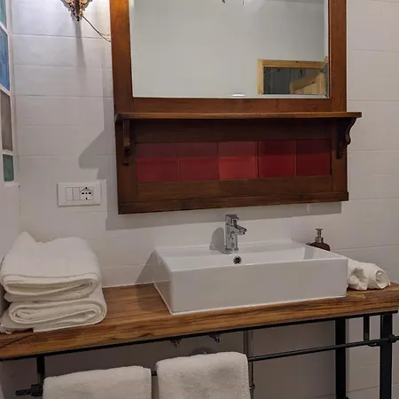 بيت ضيافة Castel San Mauro *